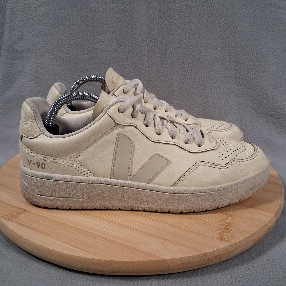 Womens VEJA V-90 Sneakers Size US 7 White Beige Leather Shoes Casual